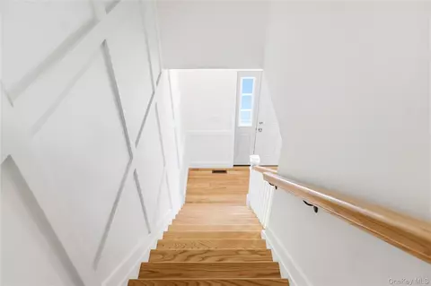 Entry Way - 152 Jayne Ave, Patchogue, NY 11772 photo 5 of 8