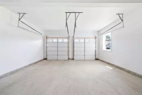 Entry Way - 152 Jayne Ave, Patchogue, NY 11772 photo 8 of 8
