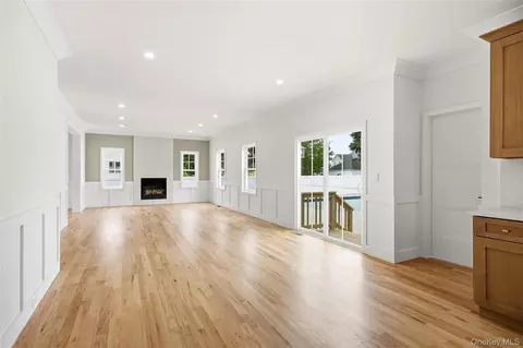 Living - 152 Jayne Ave, Patchogue, NY 11772 photo 4 of 7