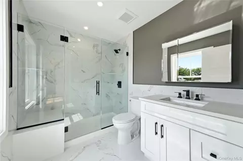Bath - 152 Jayne Ave, Patchogue, NY 11772 photo 2 of 4