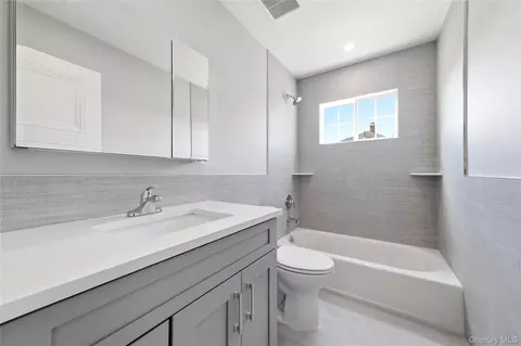 Bath - 152 Jayne Ave, Patchogue, NY 11772 photo 1 of 4