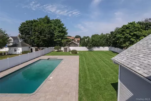 Exterior - 152 Jayne Ave, Patchogue, NY 11772 photo 8 of 8