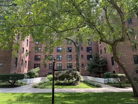 83-20 98 St #5J, New York, NY 11421