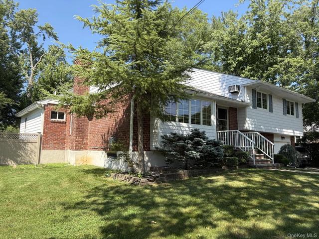 95 Miller Blvd, Syosset, NY 11791