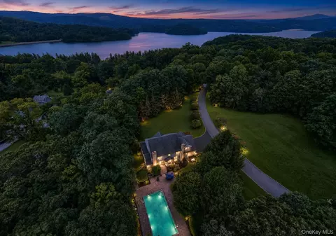 276 Daisy Ln, Carmel Hamlet, NY 10512