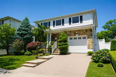 59 Tarring St, Staten Island, NY 10306