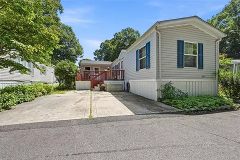658- A11 Sound Ave, Riverhead, NY 11933