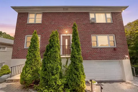 21 Bryn Mawr Pl, Yonkers, NY 10701