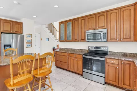 Kitchen - 723 Doctors Path Ests, Riverhead, NY 11901 photo 1 of 3