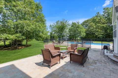 Exterior - 723 Doctors Path Ests, Riverhead, NY 11901 photo 2 of 7