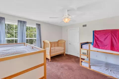 Bedroom - 723 Doctors Path Ests, Riverhead, NY 11901 photo 4 of 4
