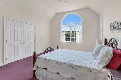 Bedroom - 723 Doctors Path Ests, Riverhead, NY 11901 photo 2 of 4
