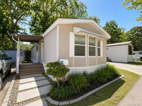 105 Oak View Hwy #20, East Hampton, NY 11937