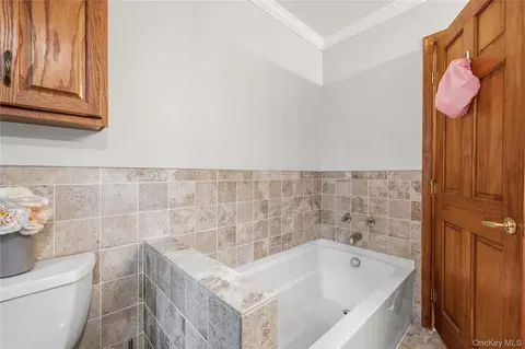 Bath - 371 Hewlett Ave, Patchogue, NY 11772 photo 2 of 3