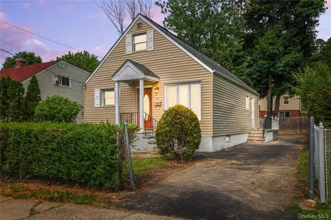 56 Independence St, White Plains, NY 10606