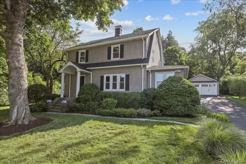 13 Washburn Rd, Mount Kisco, NY 10549