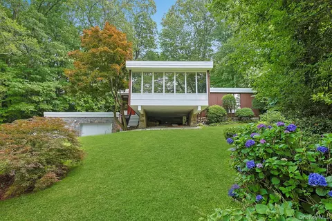 20 Sprain Valley Rd, Greenburgh, NY 10583