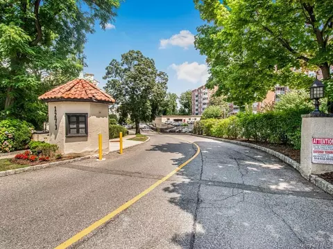1273 North Ave #2E, New Rochelle, NY 10804