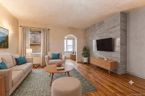 51-30 47th St, New York, NY 11377
