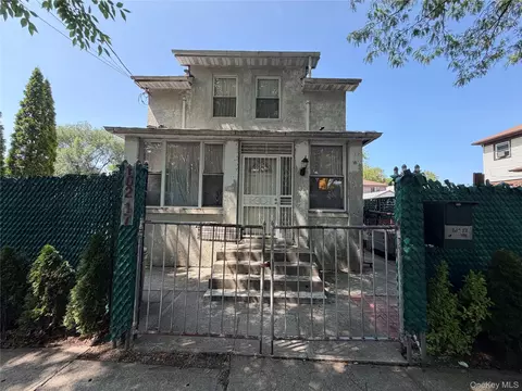 162-17 76th Rd, New York, NY 11366