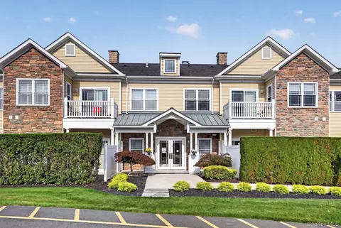 2202 Views Way, Ramapo, NY 10970