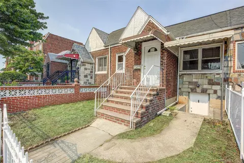 2537 89th St, New York, NY 11369