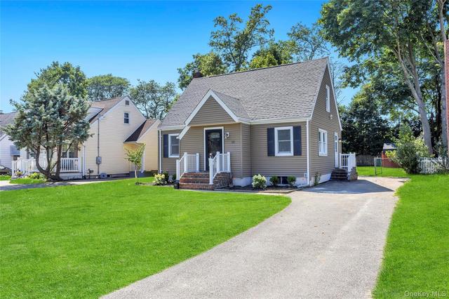 15 Irving Johnson St, East Northport, NY 11731