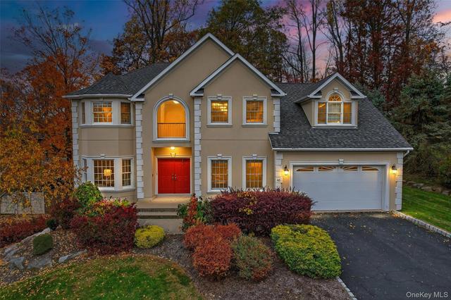 48 Greenwich Ave, Central Valley, NY 10917