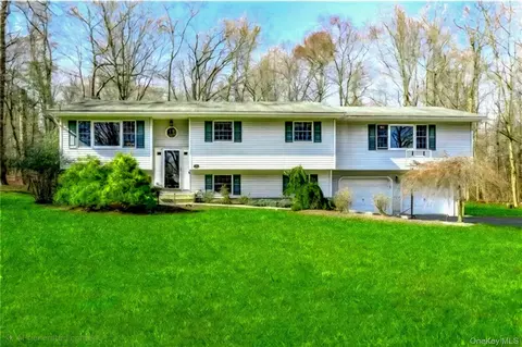 25 Ackerman Ave, Ramapo, NY 10901