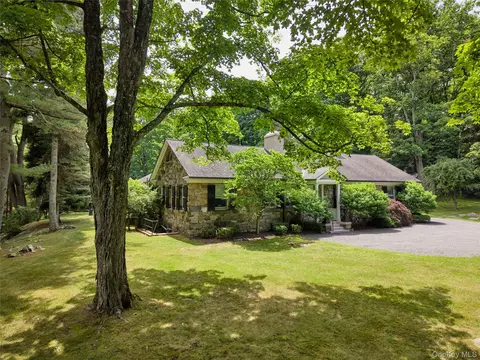 55 Mountain Farm Rd, Tuxedo, NY 10987