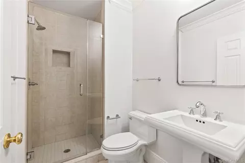 Bath - 21 Loder St, Rye, NY 10580 photo 2 of 6