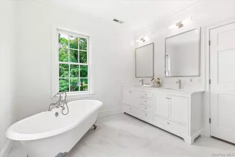 Bath - 21 Loder St, Rye, NY 10580 photo 3 of 6
