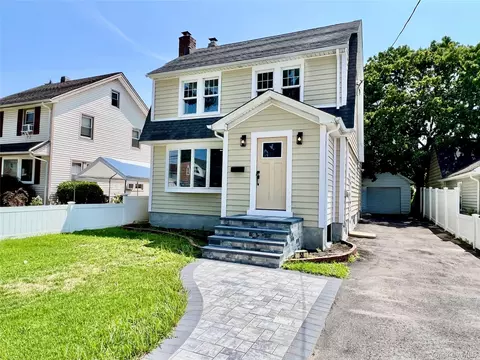 50 E Saint Marks Pl, Valley Stream, NY 11580