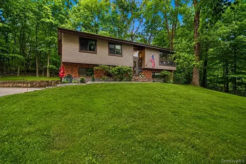 59 Cuddy Rd, Mahopac, NY 10541