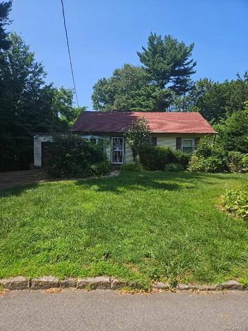 1 Winnetou Rd, Greenburgh, NY 10603