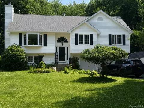11 Ulster Ter, Wallkill, NY 12589 photo 6