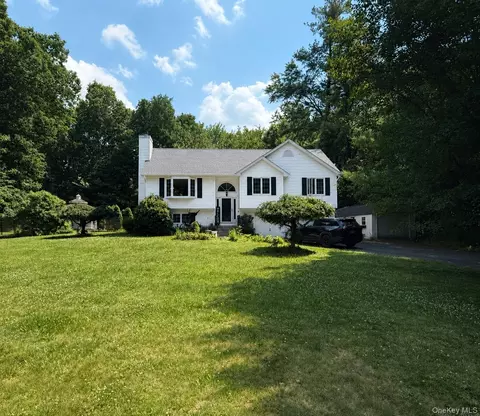 11 Ulster Ter, Wallkill, NY 12589 photo 1