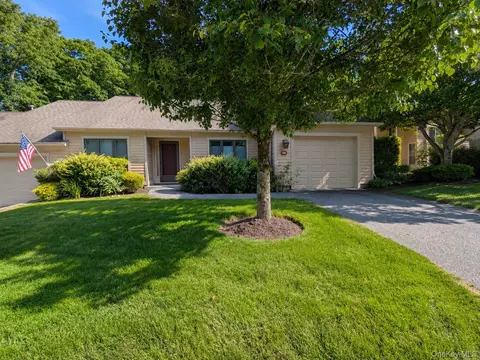 828 Heritage Hls #B, Somers, NY 10589