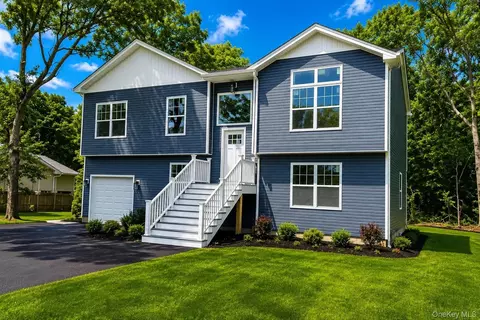 90 Church Dr, Mastic Beach, NY 11951