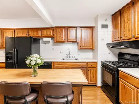 Kitchen - 49 Chase Rd, Shawangunk, NY 12589 photo 3 of 3