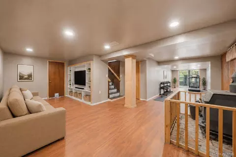Living - 49 Chase Rd, Shawangunk, NY 12589 photo 3 of 3