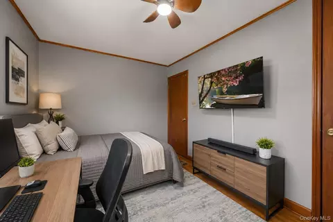 Bedroom - 49 Chase Rd, Shawangunk, NY 12589 photo 5 of 6