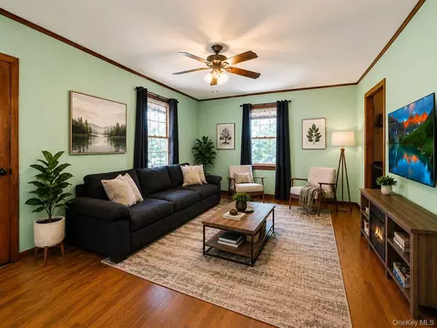 Living - 49 Chase Rd, Shawangunk, NY 12589 photo 2 of 3