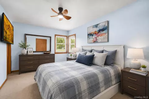 Bedroom - 49 Chase Rd, Shawangunk, NY 12589 photo 2 of 6