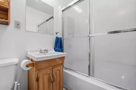 Bath - 49 Chase Rd, Shawangunk, NY 12589 photo 2 of 2