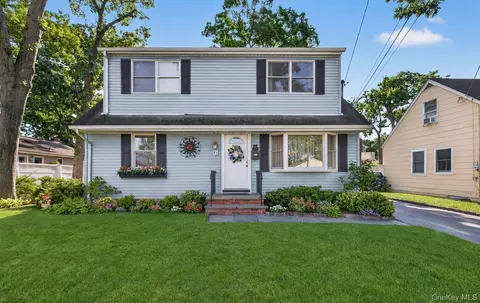 83 Whittier Ave, Merrick, NY 11566