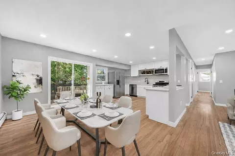 Entry Way - 8 Mockingbird Ln, Poughkeepsie, NY 12601 photo 1 of 1