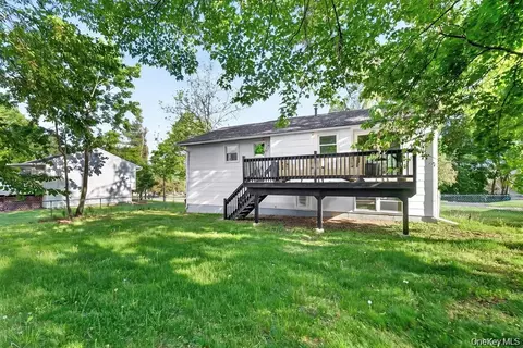 Exterior - 8 Mockingbird Ln, Poughkeepsie, NY 12601 photo 5 of 6