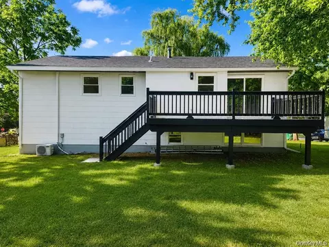 Exterior - 8 Mockingbird Ln, Poughkeepsie, NY 12601 photo 4 of 6