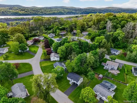View/Area - 8 Mockingbird Ln, Poughkeepsie, NY 12601 photo 2 of 3